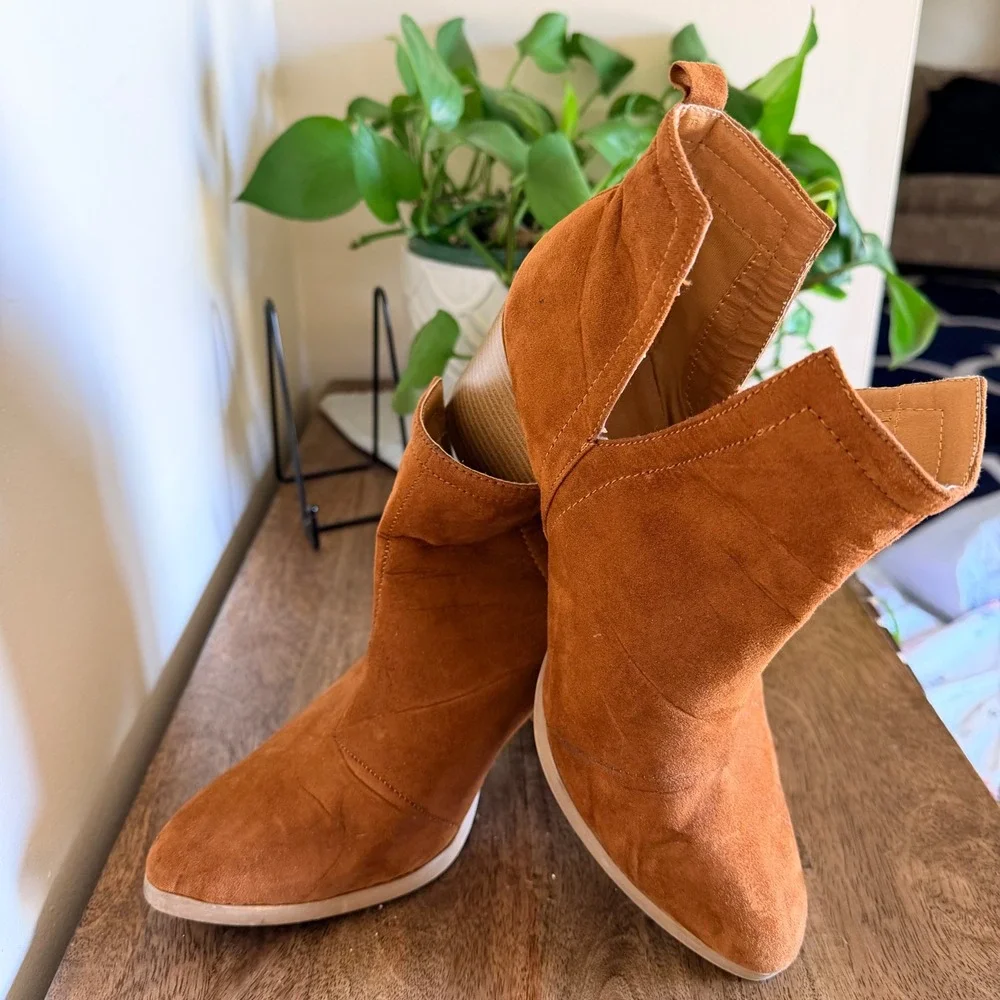 Boho Western Slouch Ankle Boots Cognac Faux Suede Festival Cowgirl Size 8.5 Boho